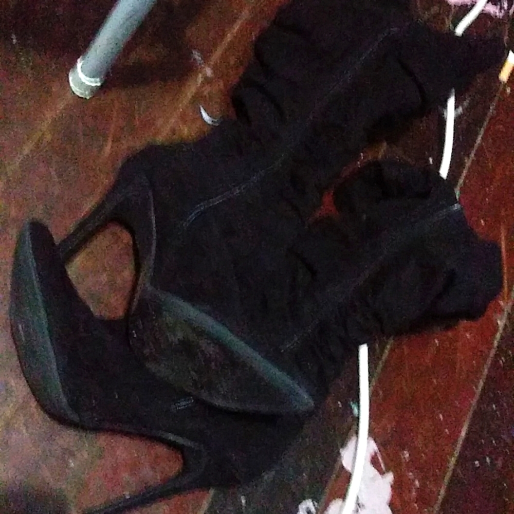Light used womans boots